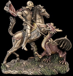 Bronzefigur af Sankt Jørgen (Saint George) på galoperende hest stikker spyd i drage
